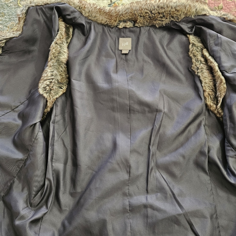 J. Jill Gray Faux Fur Trim Button-Down Vest Women's Large, Pockets - Picture 6 of 9